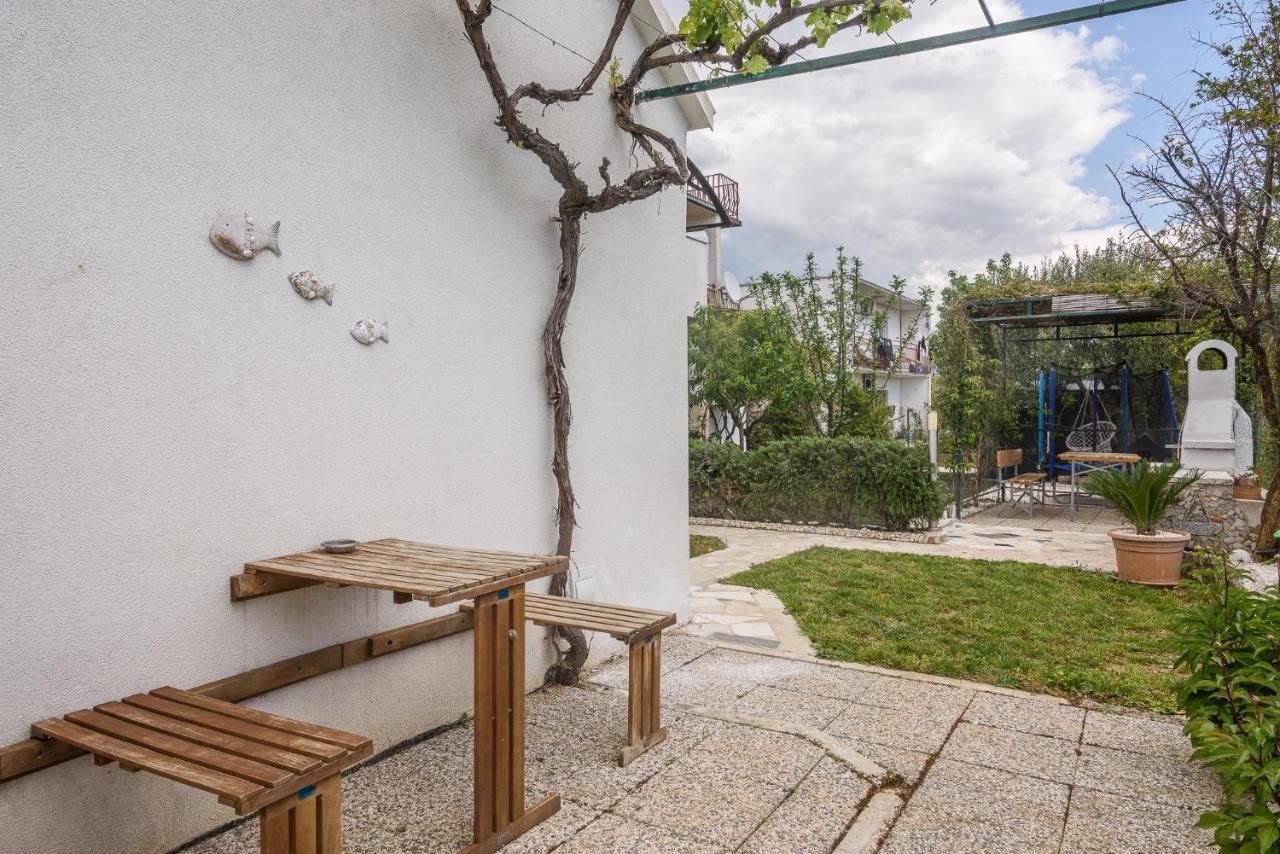 Lovely Bungalow With Parking,Garden And Bbq Apartment Kastela Ngoại thất bức ảnh